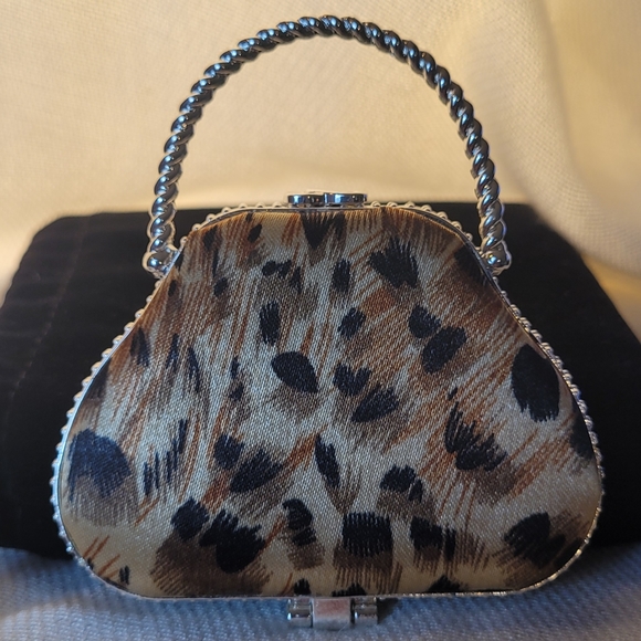 Leapord 4/3" Purse Shaped Compact Mirror Silver Tone Frame - Picture 2 of 8